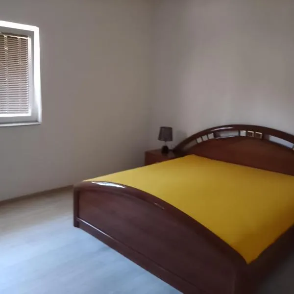Mandi Jamine 21 apartman visoko prizemlje, hotel v destinaci Marina