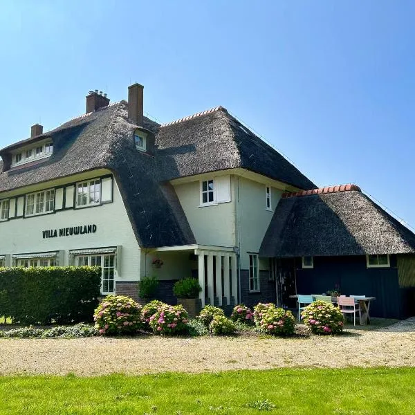 Villa Nieuwland B&B, hotel v destinaci Den Oever