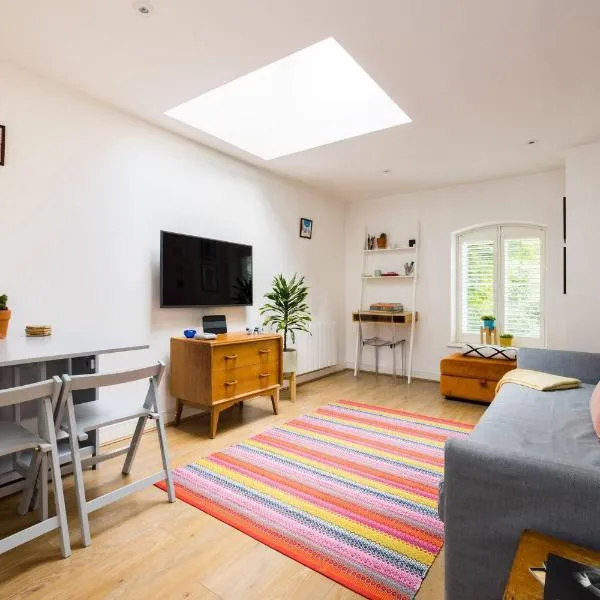 Wild Roses Serviced Apartments - City Airport, hotel v destinaci North Woolwich