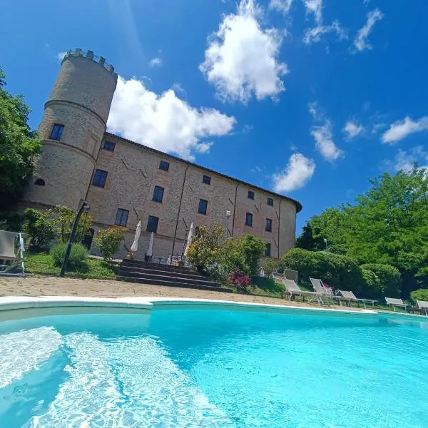 Castello di Baccaresca, отель в городе Fossato di Vico
