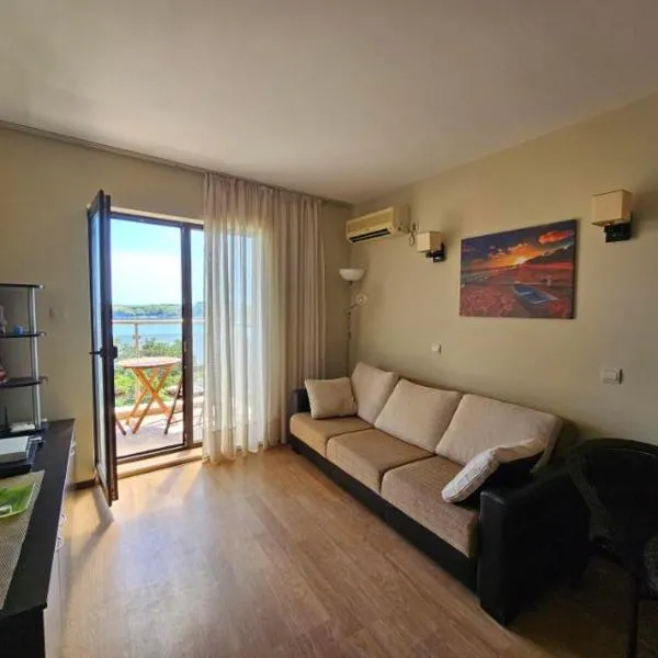 NESTINARKA BEACH SEAVIEW APARTMENT โรงแรมในซาเรโว