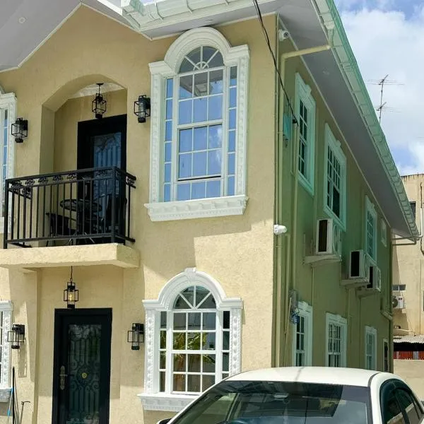 Luxurious 2 Bedroom Apartment- Georgetown, hotel v destinaci Georgetown