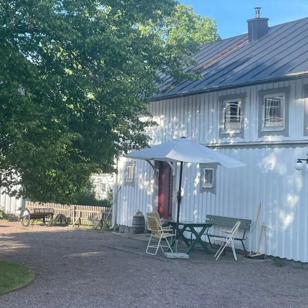 Gårdsflygel i Järsberg, hotel v destinaci Kristinehamn