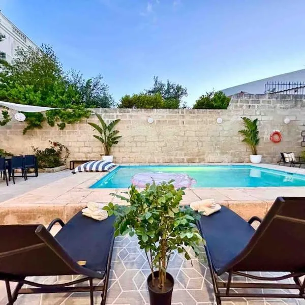 Poolside Paradise Sea View Villa, hotel v destinaci Is-Swieqi