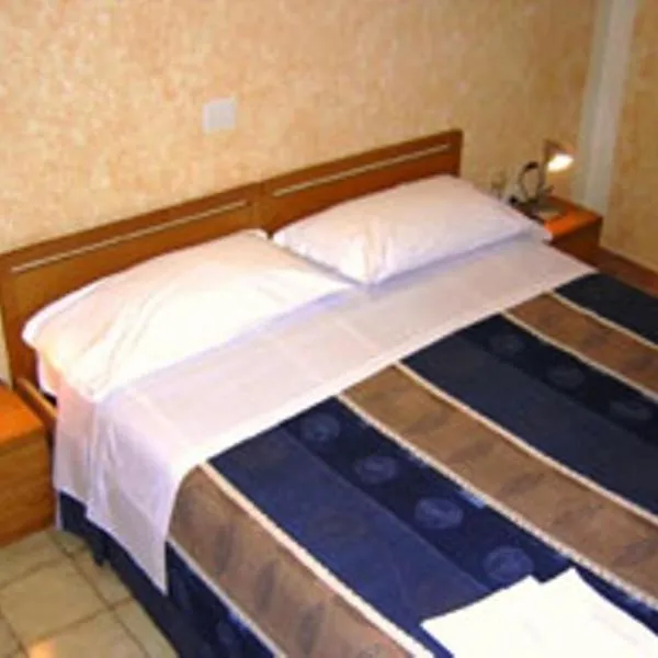 Hotel Bolognese, hotel v destinácii Foligno