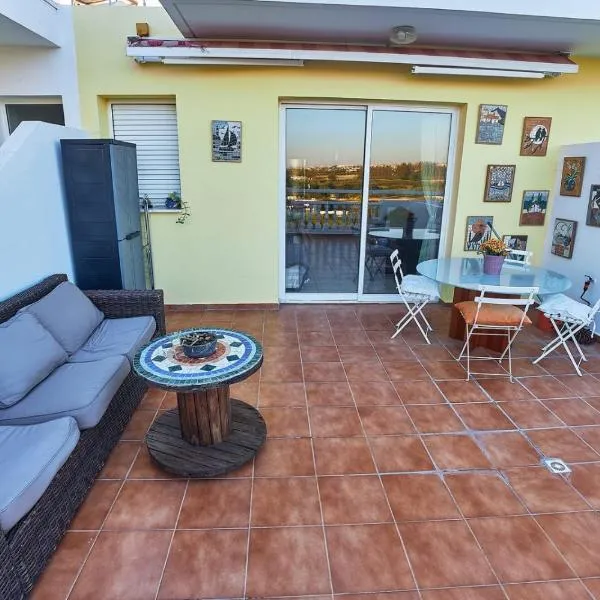 Golden Sunset Apartment, hotel en Kissonerga