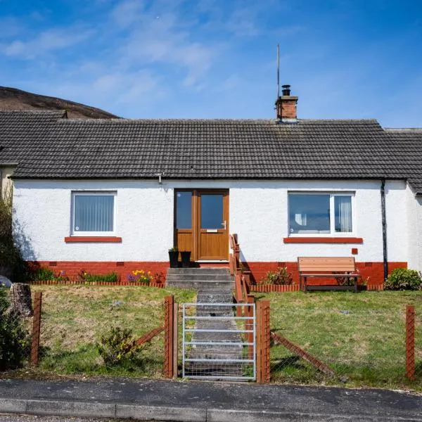 Luxury North Coast 500 Cottage by Helmsdale, stunning sea views, hotel in Portgower