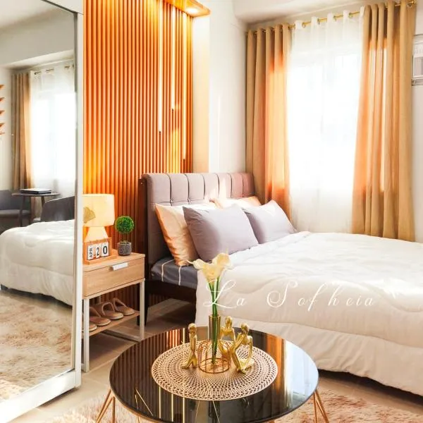La Sofheia - SMDC Cheer Residences Condo beside SM City Marilao Bulacan, hotel v destinaci Lias