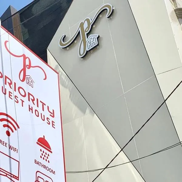 Priority Guest House Samarinda, hotel v destinaci Samarinda