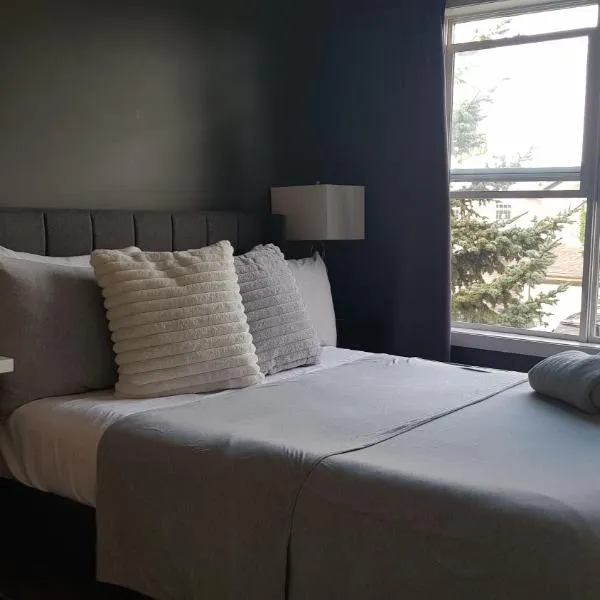 Tuscan Ridge Homestay Calgary West, готель у місті Bearspaw