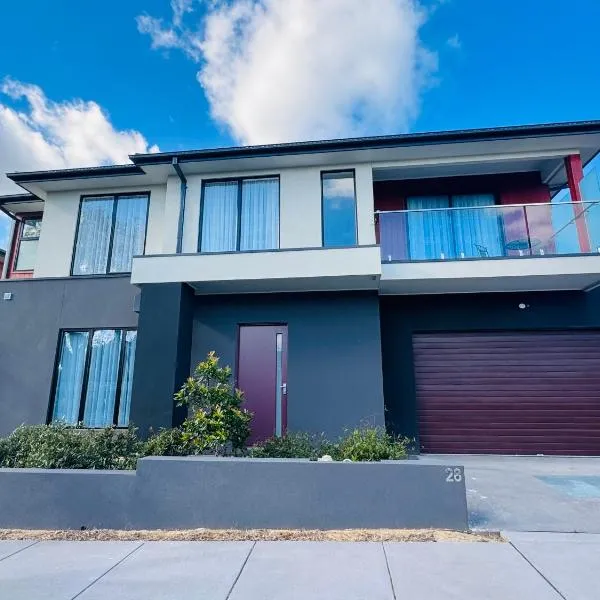 ‘The bayside’ Beautifully brand new house, hotel in Mentone
