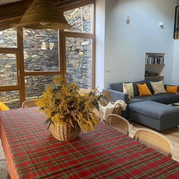 A Casa Dos Ratos, hotel in Quiroga