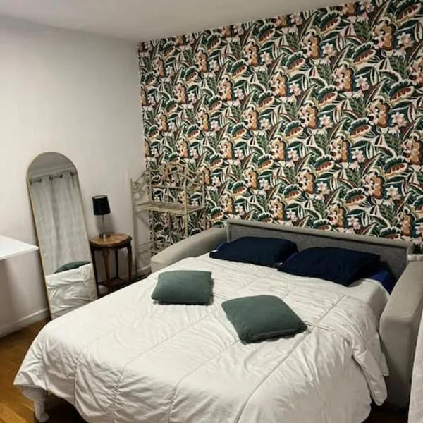 My House, hotel in Choisy-le-Roi