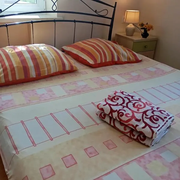 Pokoje PRZY SZELMENCIE, hotel v destinácii Jeleniewo