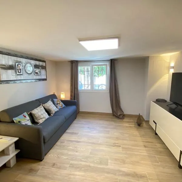 06AK3 - Private room 1 Villa Cap Marina, khách sạn ở Villeneuve-Loubet