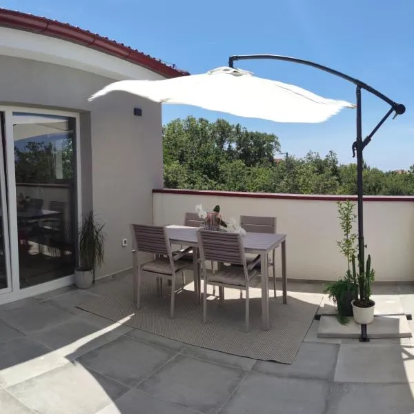 Apartment Emili, hotel di Poljica