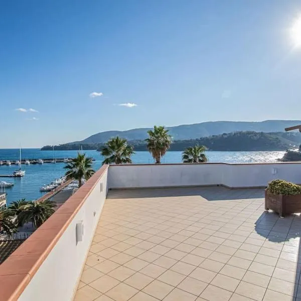 La Terrazza sul mare – hotel w mieście Porto Azzurro