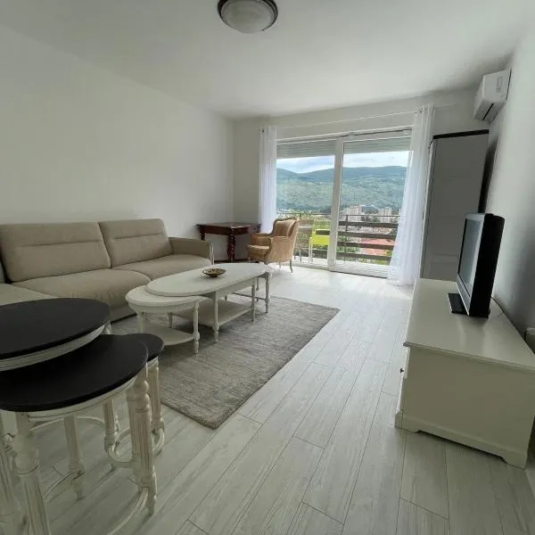 Apartman Morska Zvezda، فندق في Topla