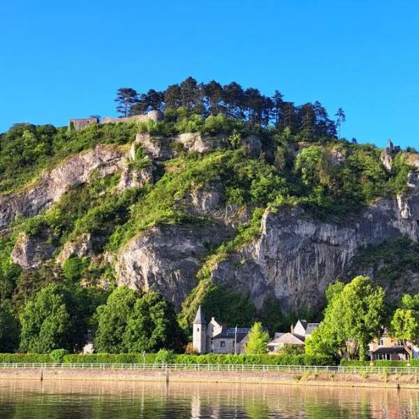 Magnifiques chambres d'hôtes au grand air – hotel w mieście Anhée