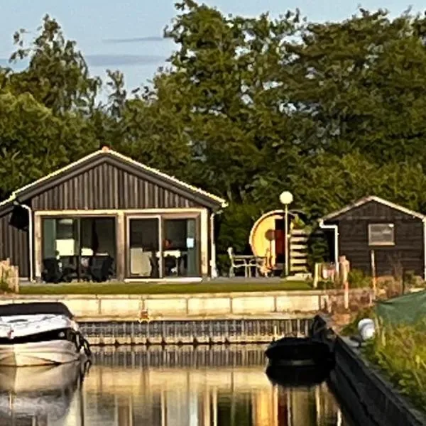 Lauwershuisje sauna Harbor Lauwersmeer, отель в городе Anjum