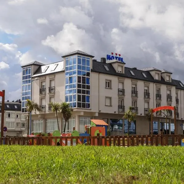 Hotel Playa de Laxe, готель у місті Arrueiro