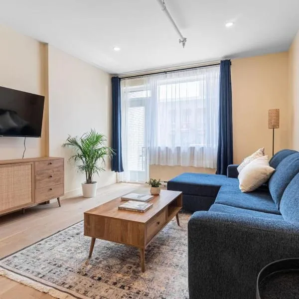 2BR Downtown Suite with Balcony, hotel en Montreal