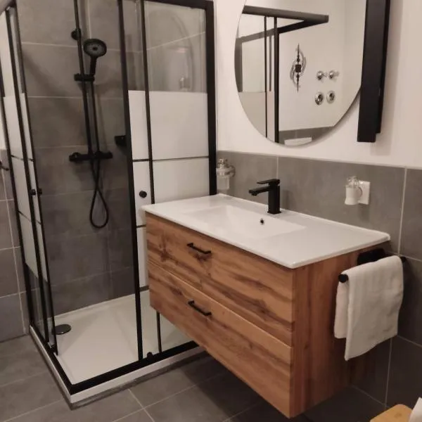 Ferienwohnung ENZIAN - nähe Kapellplatz - öffentlicher Parkplatz - Aufzug, hotel v destinaci Altötting