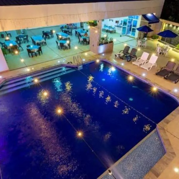 Hotel deluxe oasis de la colina boutique、ヒラルドットのホテル