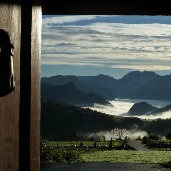Casa Rural La Cortina、Pandielloのホテル