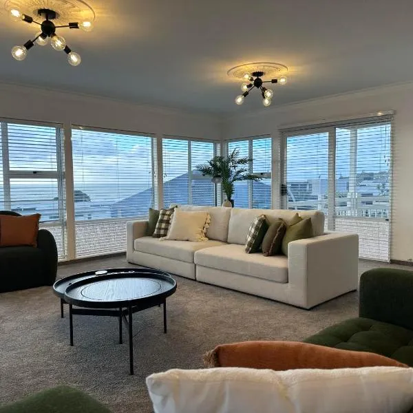 Hamblyn Heights Stunning Seaviews in New Plymouth, hotel v destinaci New Plymouth