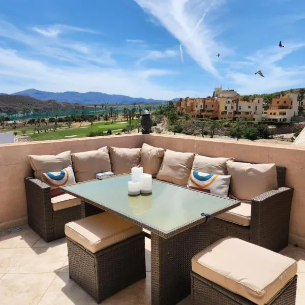 Ático esquinero con preciosas vistas al Valle del Este Golf con piscina comunitaria!, hotel v destinaci Vera
