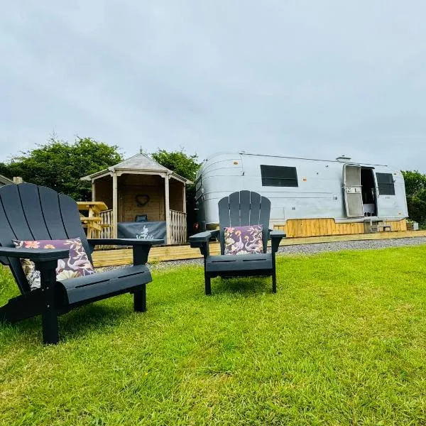 WildView - Private Glamping For two with outdoor bath tub, hotell i Helston