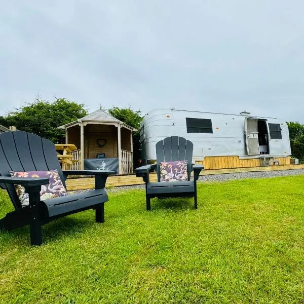 WildView Luxury Glamping with Outdoor Bath and Stunning Views, hotel in Helston