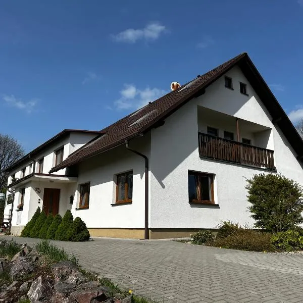 Restaurace a penzion Na Stráni, hotel v destinaci Klášterec nad Orlicí