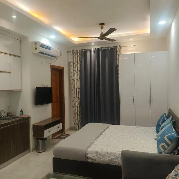 North Eye Studio, hotel v destinaci Noida