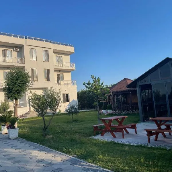 KuneVain Guest House, hotel v destinaci Lezhë