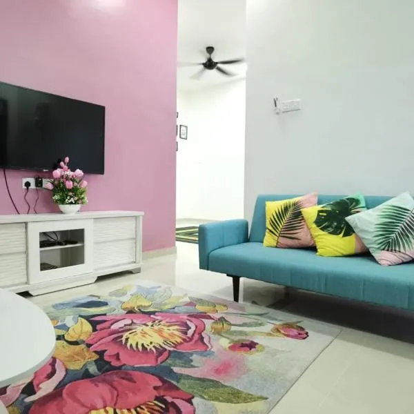 SEMI-D Marfis Homestay, hotell sihtkohas Ajil