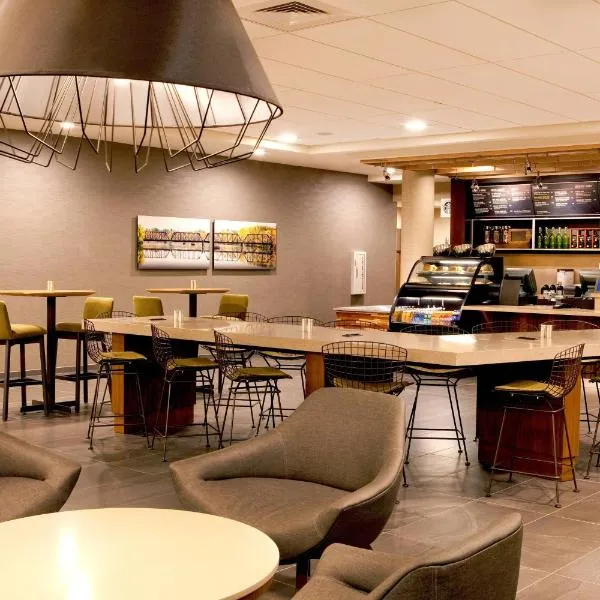 Courtyard by Marriott Yonkers Westchester County, hotel di Wakefield
