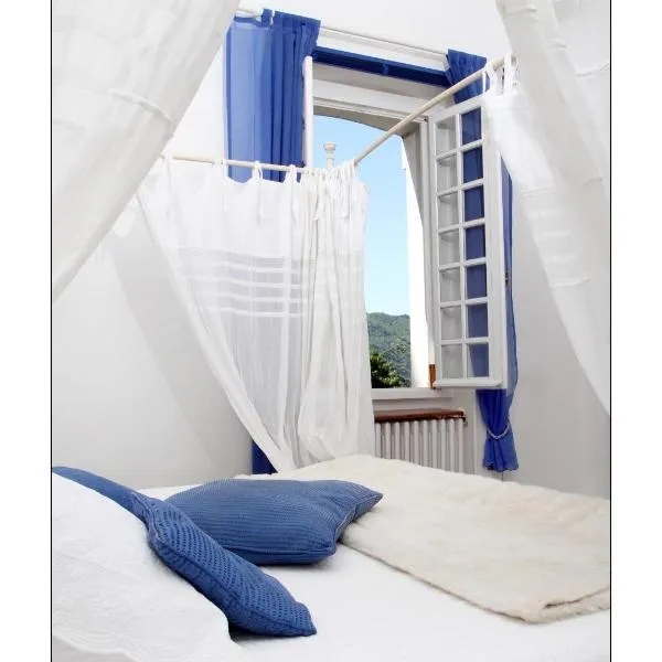 Villa Aimée Luxury Apartments with Heated Pool, hotel in Vals-les-Bains