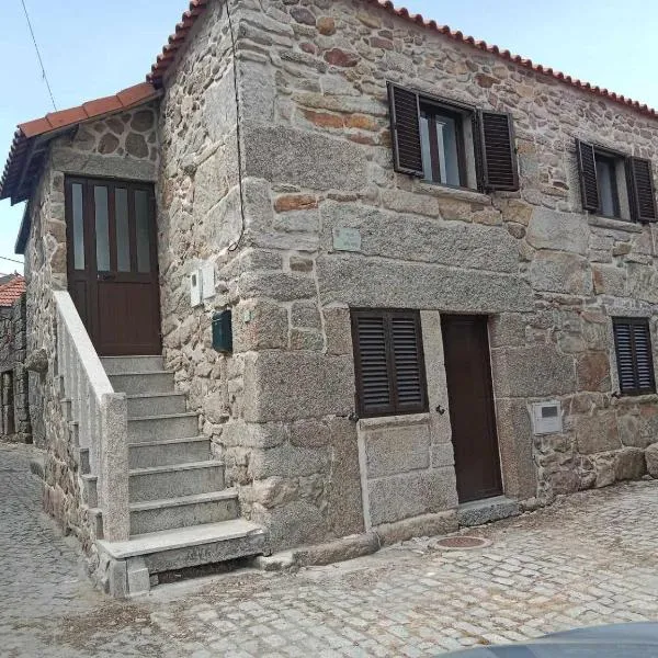Casa em Atilhó - Boticas, hotel em Atilhó