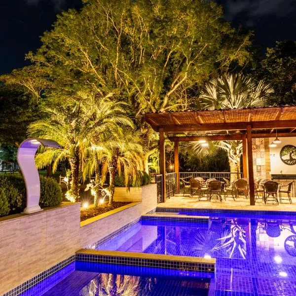Pousada Rainha da Mata, hotel v destinaci Penedo