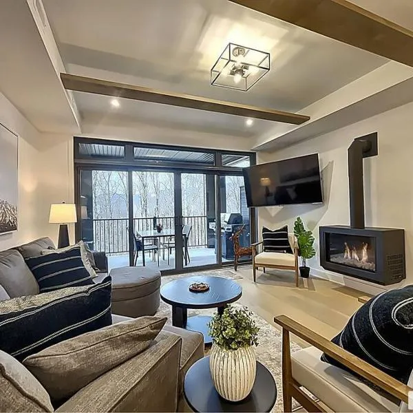 Luxury Condo Mont Tremblant Verbier Arnica, hotel v destinaci Mont-Tremblant