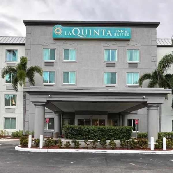 La Quinta Inn & Suites by Wyndham Sawgrass, hotel in Cooper City