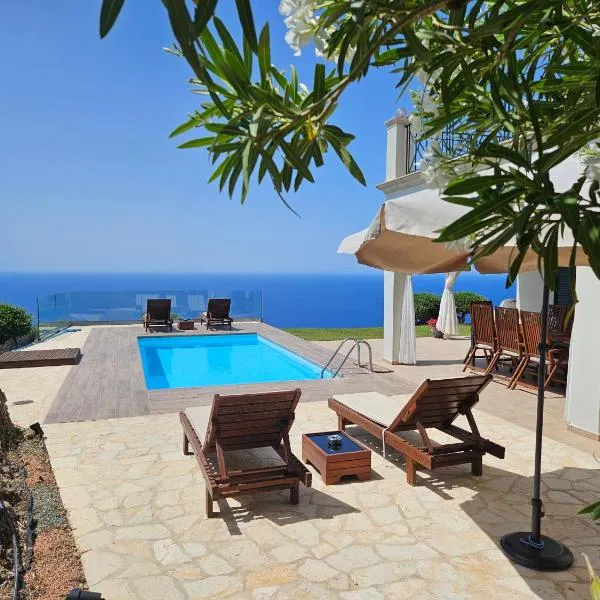 Villa Vardia-Amazing Seaviews with heated pool、Sinarádesのホテル