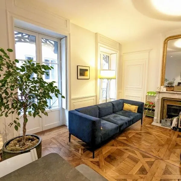 Appartement de caractère 6 pers - hyper centre de Lyon, hotelli kohteessa Lyon