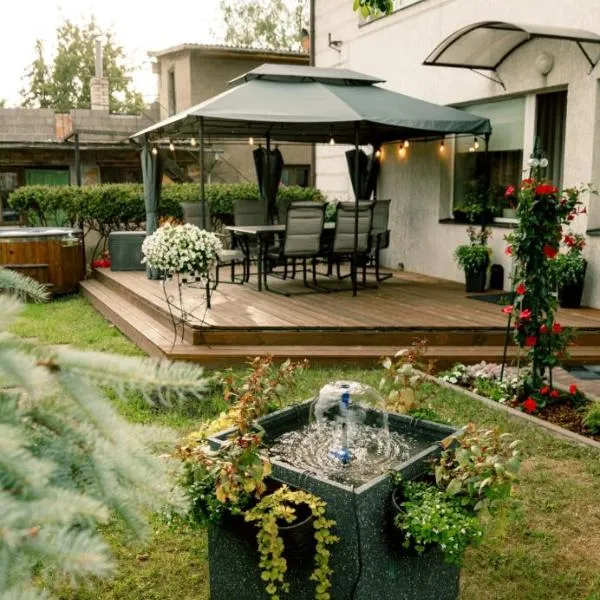 LULU GAST HAUS, hotel in Ventspils