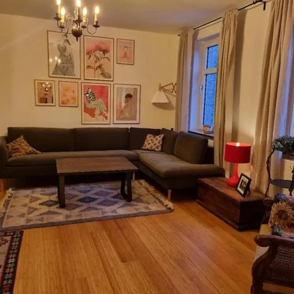 Pæn central lejlighed med gratis parkering, hotel v mestu Randers