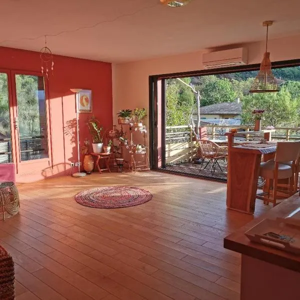 Duplex Orange Oasis, hotel in Salasc