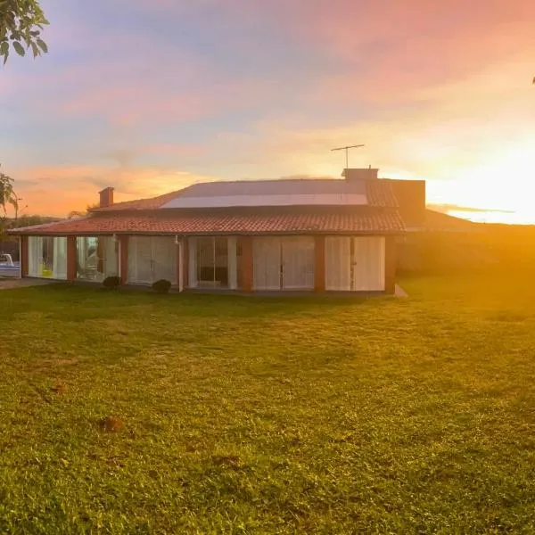 Casa Sossego com Piscina em Chapada dos Guimarães, khách sạn ở Chapada dos Guimarães