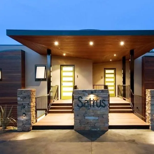 Saltus One bedroom- luxury and panoramic views, hotel in Hepburn Springs